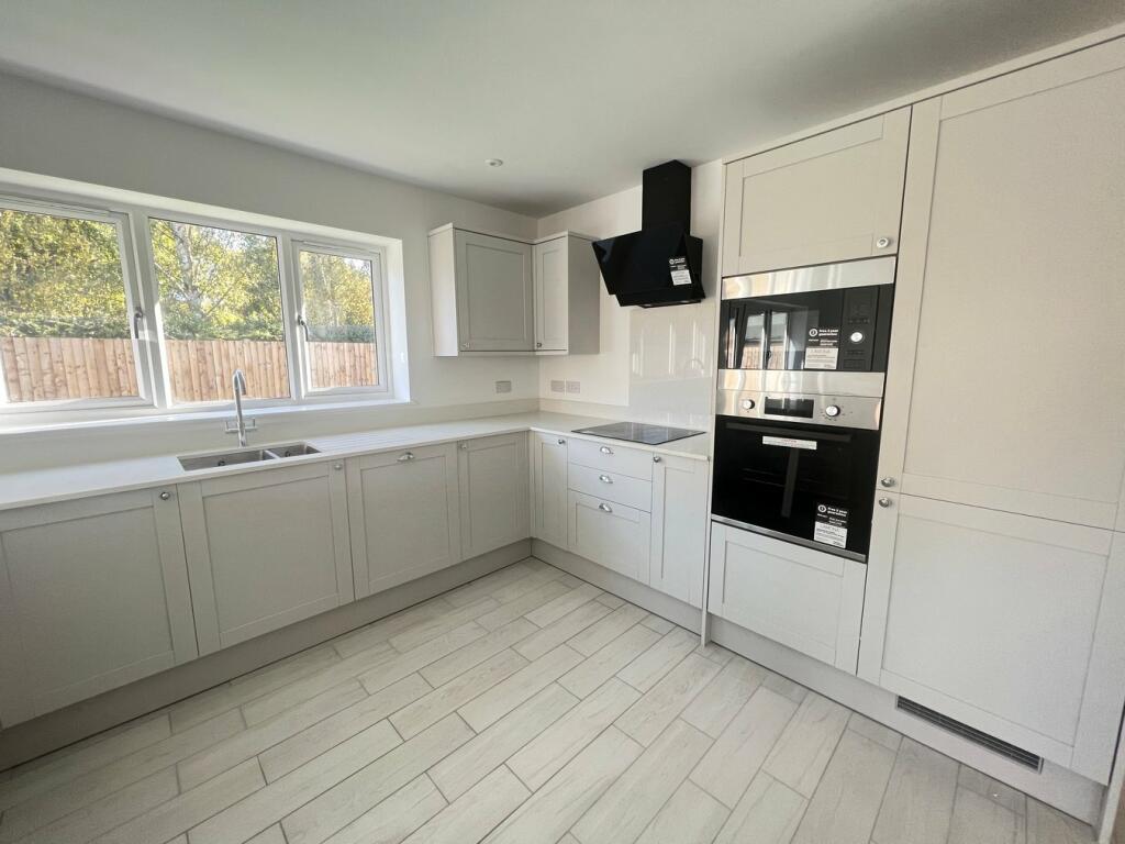 Additional image 10 of Woodland Walk, Thorpe Road, Kirby Cross, Frinton-On-Sea, CO13