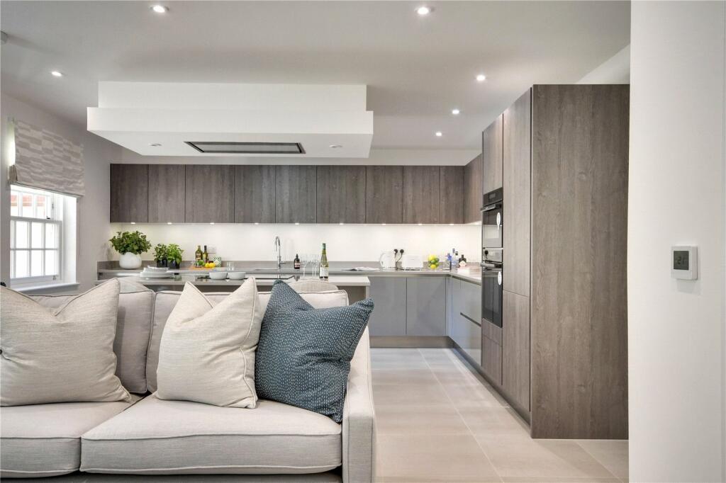 Additional image 5 of 6 Boyles Court, Dark Lane,, CM14