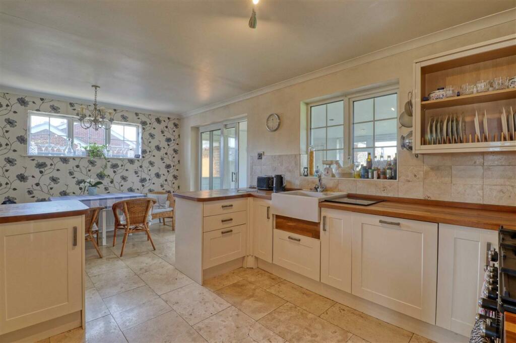 Additional image 14 of Devereaux Close, Walton on the Naze