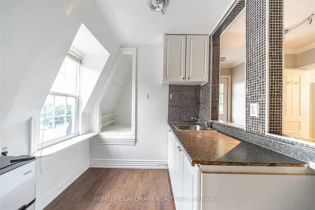 Additional image 6 of 125 Steeles Ave