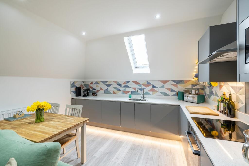 Additional image 5 of South Drive, Elston Court, CR5