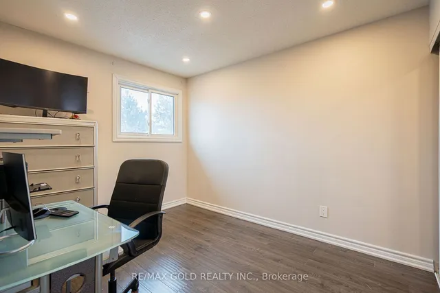 Additional image 22 of 4 Simmons Blvd