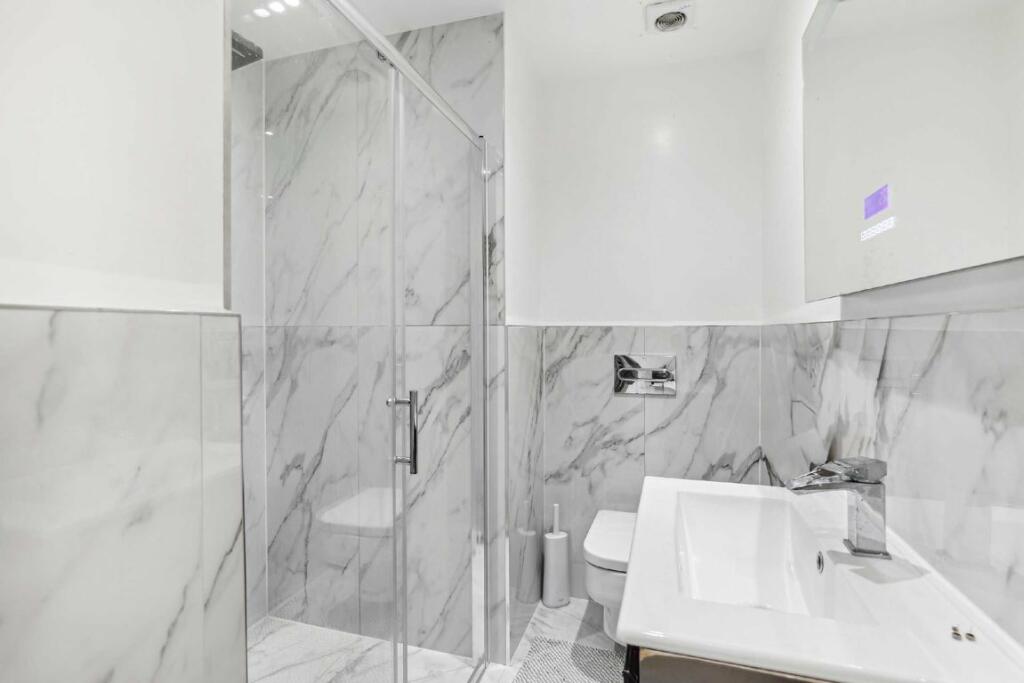 Additional image 8 of Streatham Road, Tooting