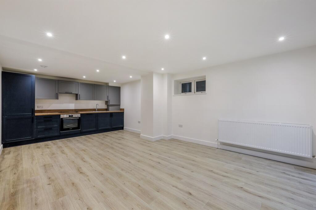 Additional image 4 of Kingswood Way, South Croydon