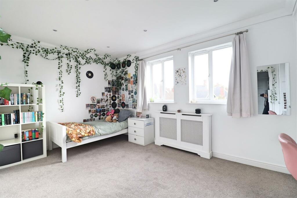 Additional image 23 of Grantham Avenue, Great Notley, Braintree