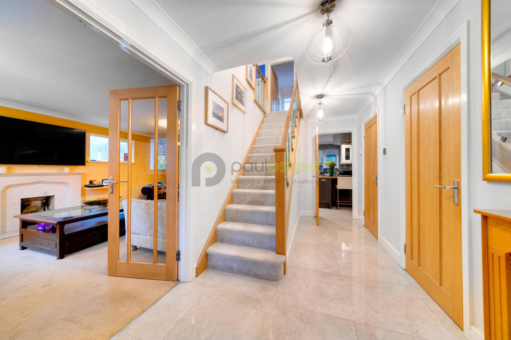 Additional image 9 of Farrers Place, Shirley Hills