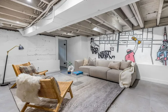 Additional image 34 of 768 Richmond St