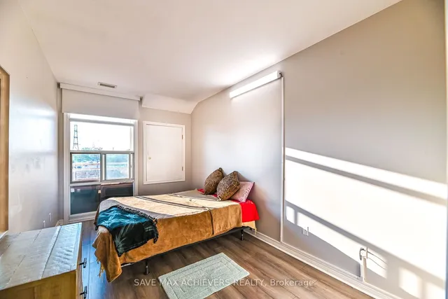 Additional image 18 of 1 Leaside Park Dr Unit 305