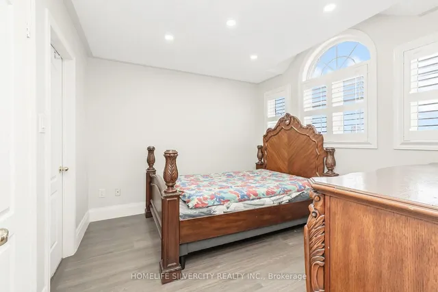 Additional image 25 of 2 Giza Cres