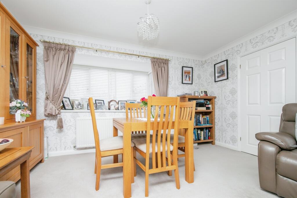 Additional image 4 of Whinfield Avenue, Dovercourt, Harwich