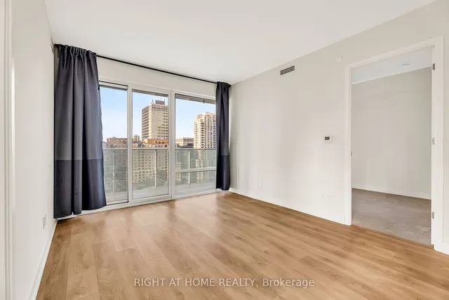 Additional image 10 of 501 Yonge St Unit 1212