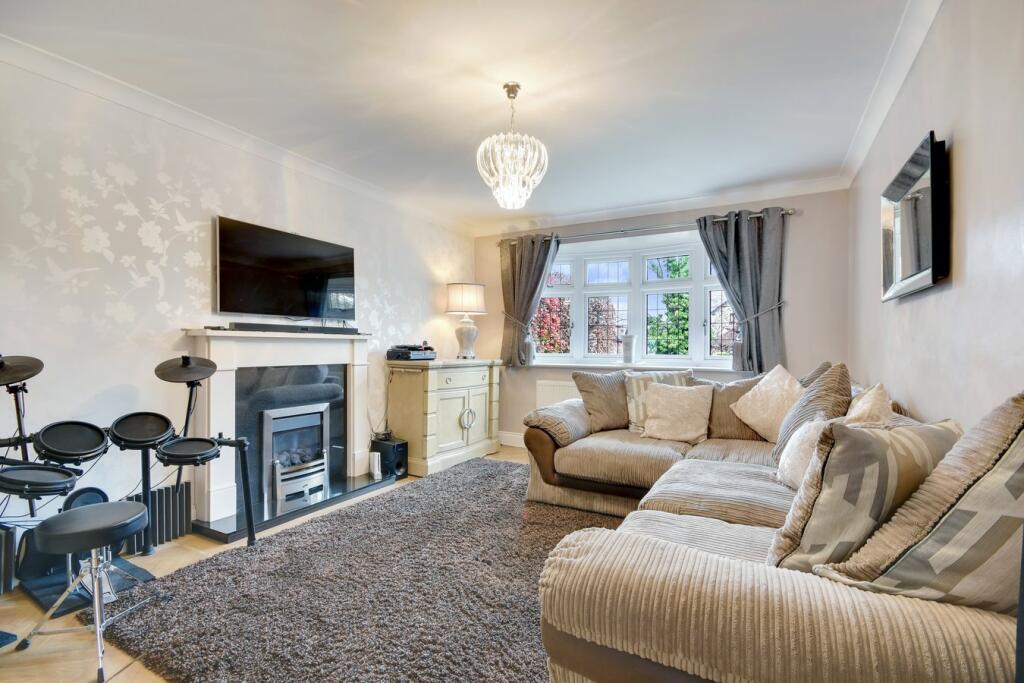 Additional image 11 of Rochford Avenue, Shenfield, Brentwood, CM15