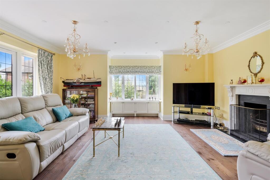 Additional image 6 of High Oaks Close, Coulsdon