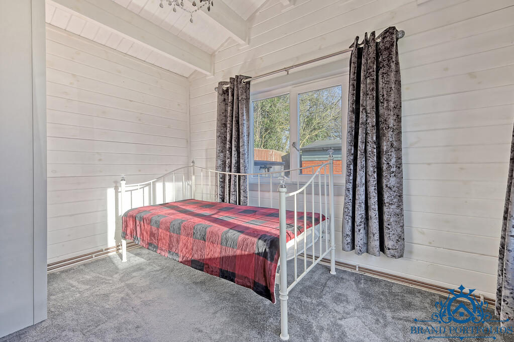 Additional image 20 of Blind Lane, CM2