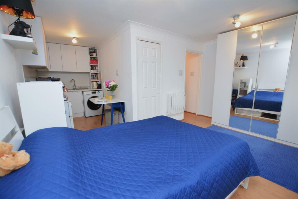 Additional image 7 of Wilkins Close, Colliers Wood Borders, CR4