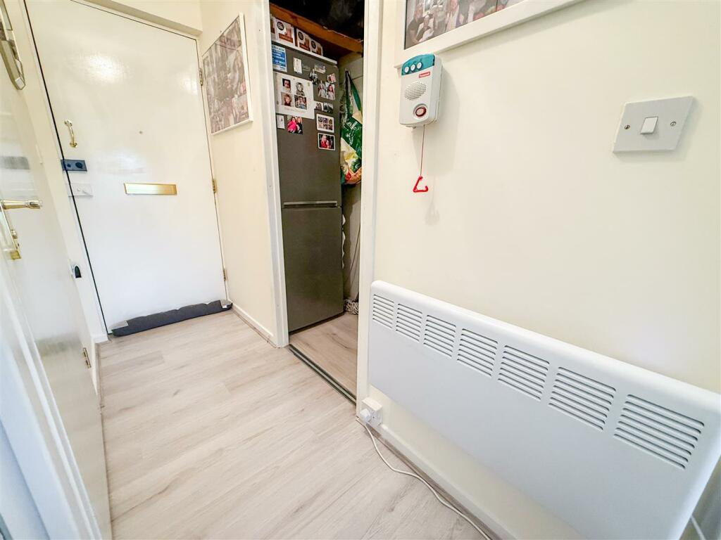 Additional image 9 of Regency Lodge, Elmden Court, Clacton-On-Sea