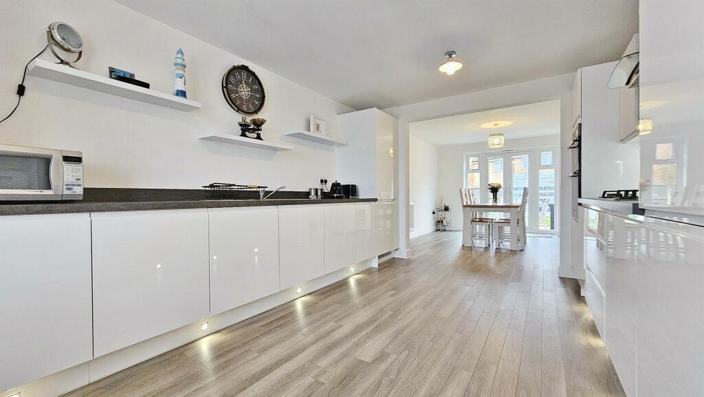 Additional image 6 of Secret Waters, Walton On The Naze