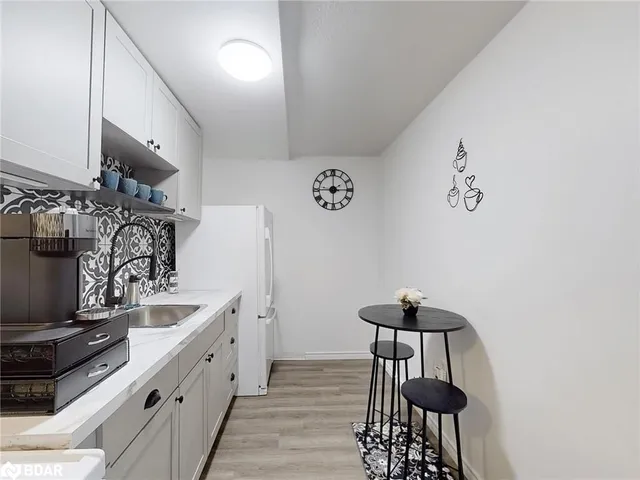 Additional image 28 of 16 Edinborough Crt