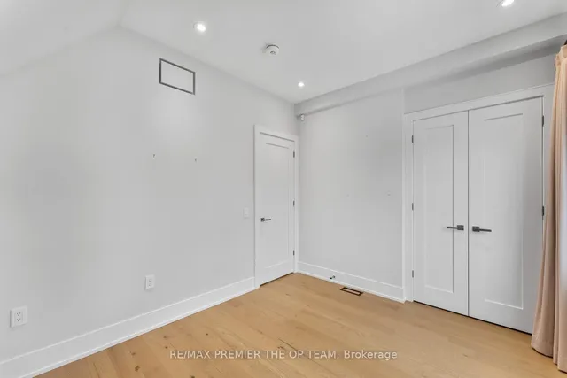 Additional image 21 of 26 Seventeenth St