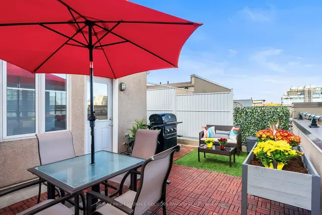 Additional image 26 of 22 Western Battery Rd Unit 106