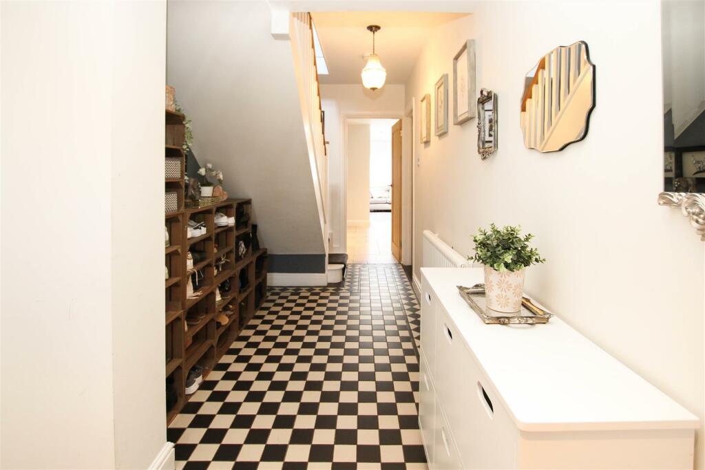 Additional image 16 of Middle Road, Ingrave, Brentwood