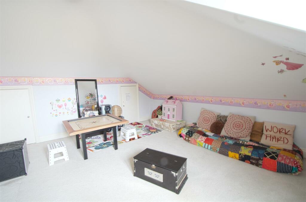 Additional image 18 of Southend Road, Billericay