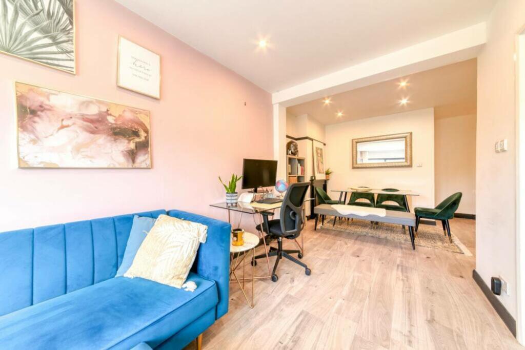 Manor Way, Mitcham, CR4