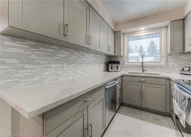 Additional image 15 of 46 Bradley Dr