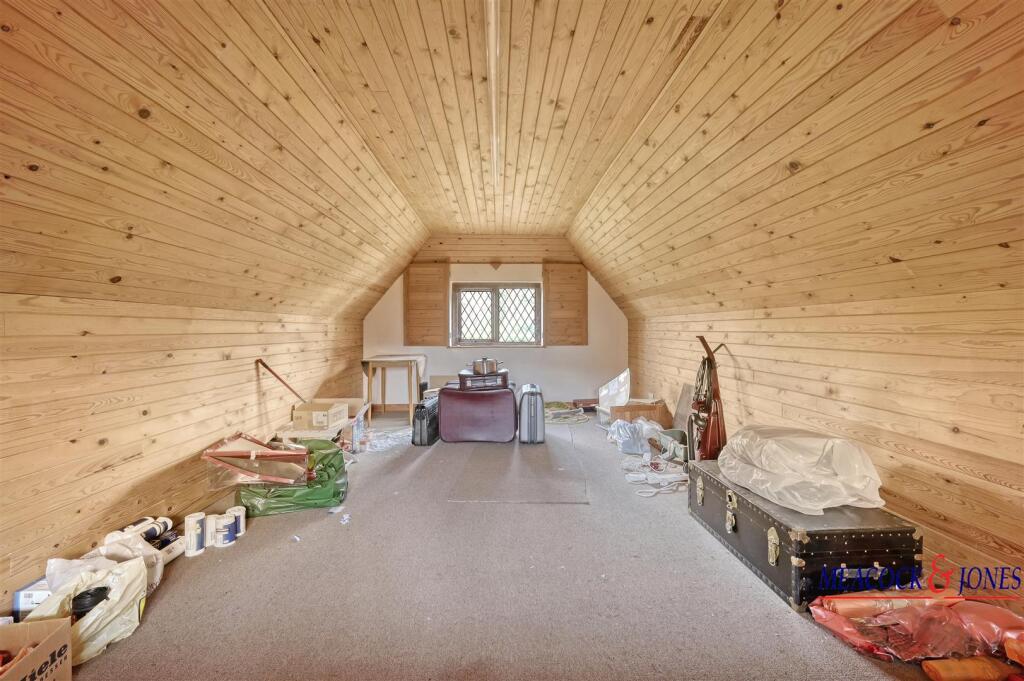 Additional image 36 of Roundwood Avenue, Hutton Mount, Brentwood