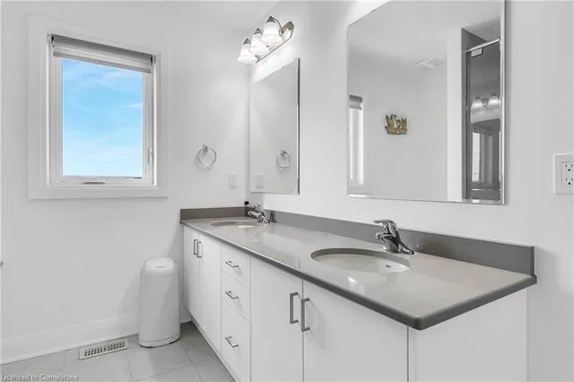 Additional image 26 of 528 Nathalie Cres