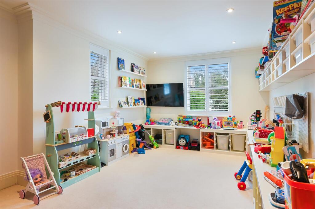 Additional image 22 of High Oaks Close, Coulsdon