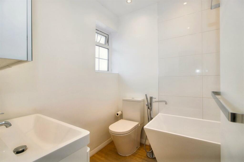 Additional image 14 of Courtlands, Billericay