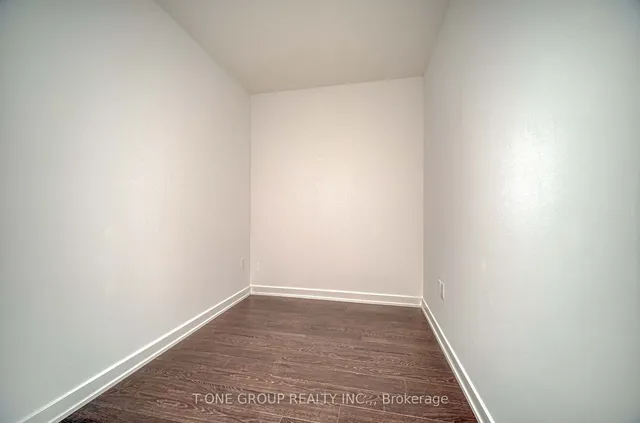 Additional image 24 of 238 Simcoe St