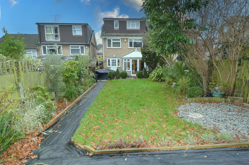 Additional image 20 of Downsland Drive, Brentwood