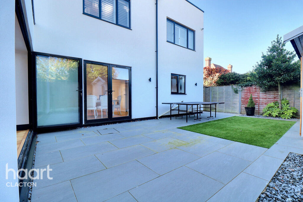 Additional image 25 of Percival Road, Walton On The Naze