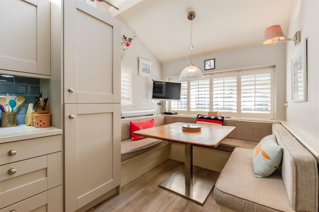 Additional image 5 of Ashtree Farm Court, Willaston, Neston