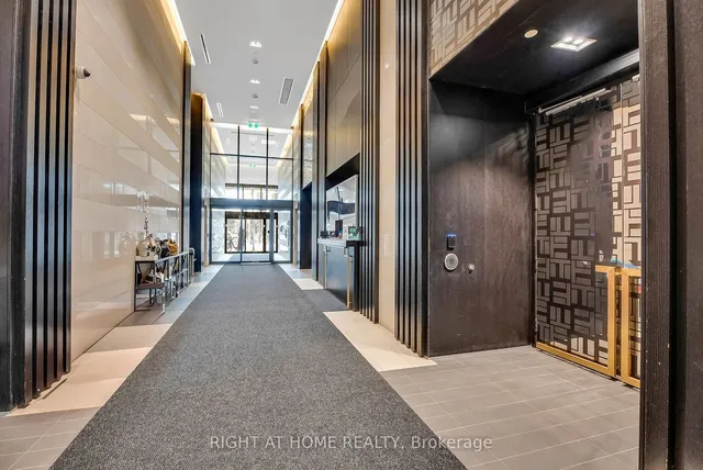 Additional image 3 of 501 Yonge St Unit 1212