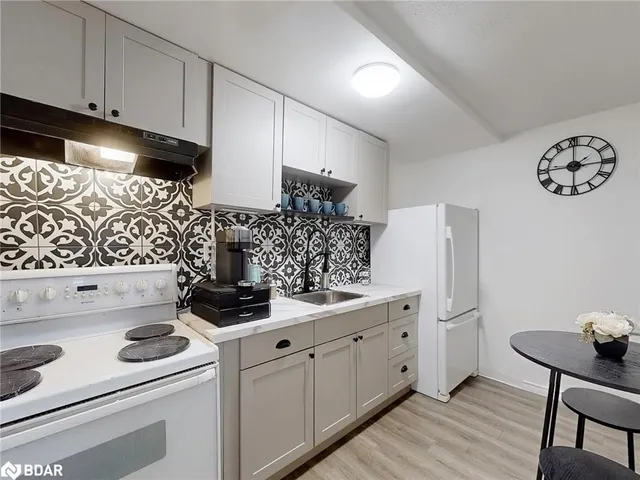 Additional image 27 of 16 Edinborough Crt