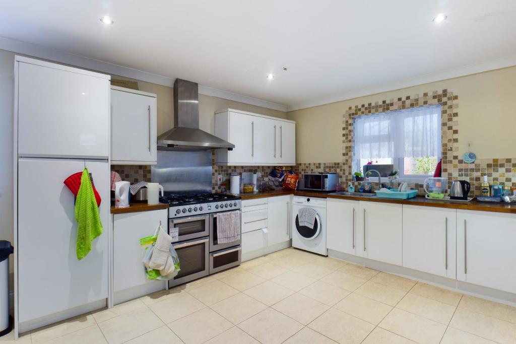 Additional image 7 of Doddinghurst Road, Doddinghurst, Brentwood