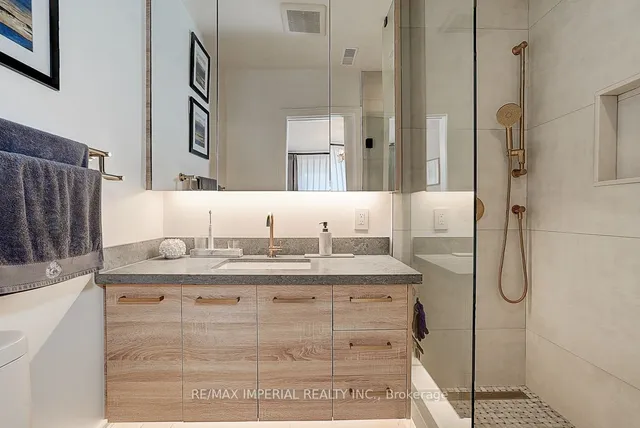 Additional image 28 of 3 Guytoi Crt