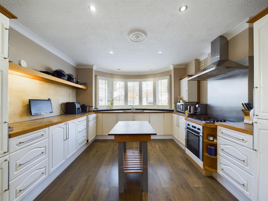 Additional image 23 of St. Margarets Road, Coulsdon