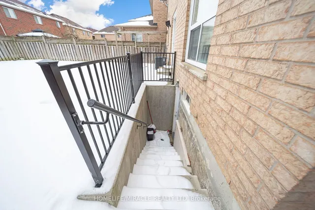 Additional image 32 of 13 Maple Beach Cres