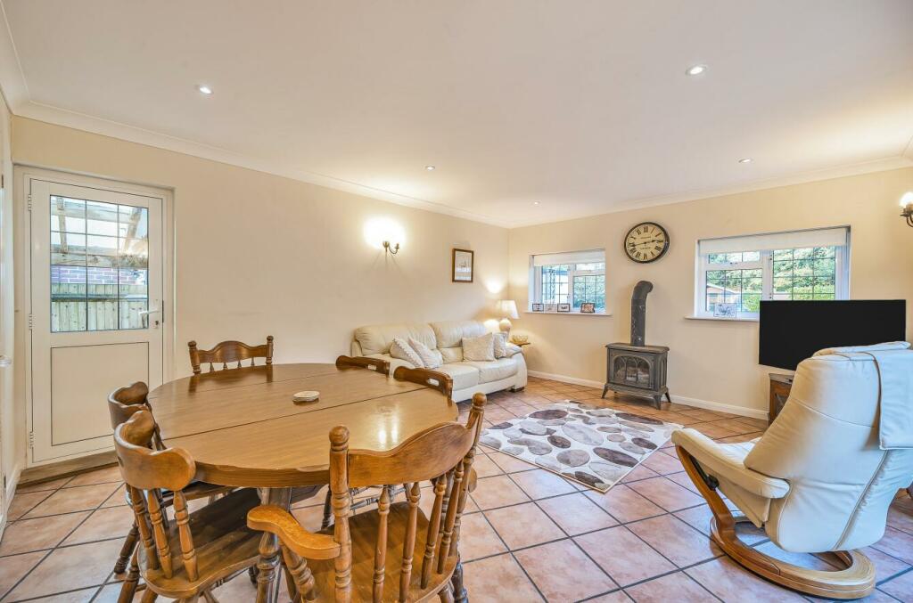 Additional image 6 of Stagbury Close, Chipstead