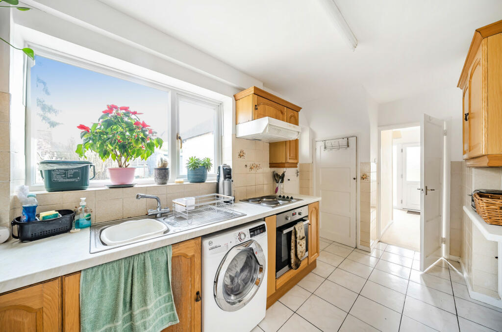 Additional image 4 of Parkfields, Roydon, Harlow, Essex, CM19