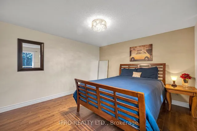 Additional image 32 of 66 Barr Cres