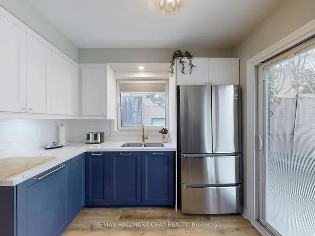 Additional image 12 of 16 Edinborough Crt