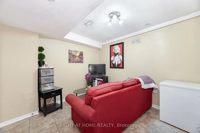 Additional image 29 of 71 Collins Cres