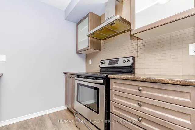 Additional image 18 of 22 Francesco St