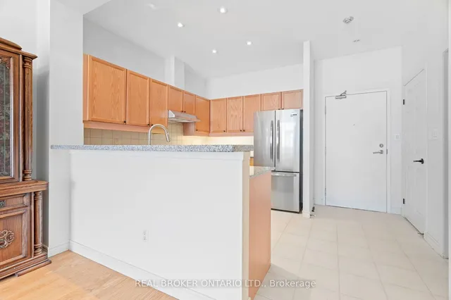 Additional image 6 of 1 Leaside Park Dr Unit 404