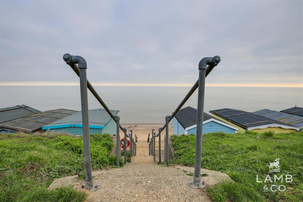 Additional image 35 of Cliff Parade, Walton On The Naze